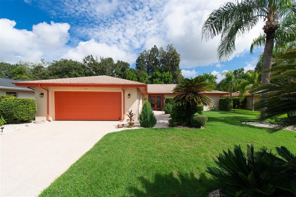 207 AMESBURY CIRCLE, SUN CITY CENTER, FL — photo 2 of 30