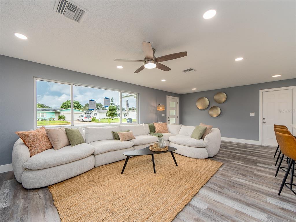 1825 YALE DRIVE, CLEARWATER, FL — photo 3 of 30
