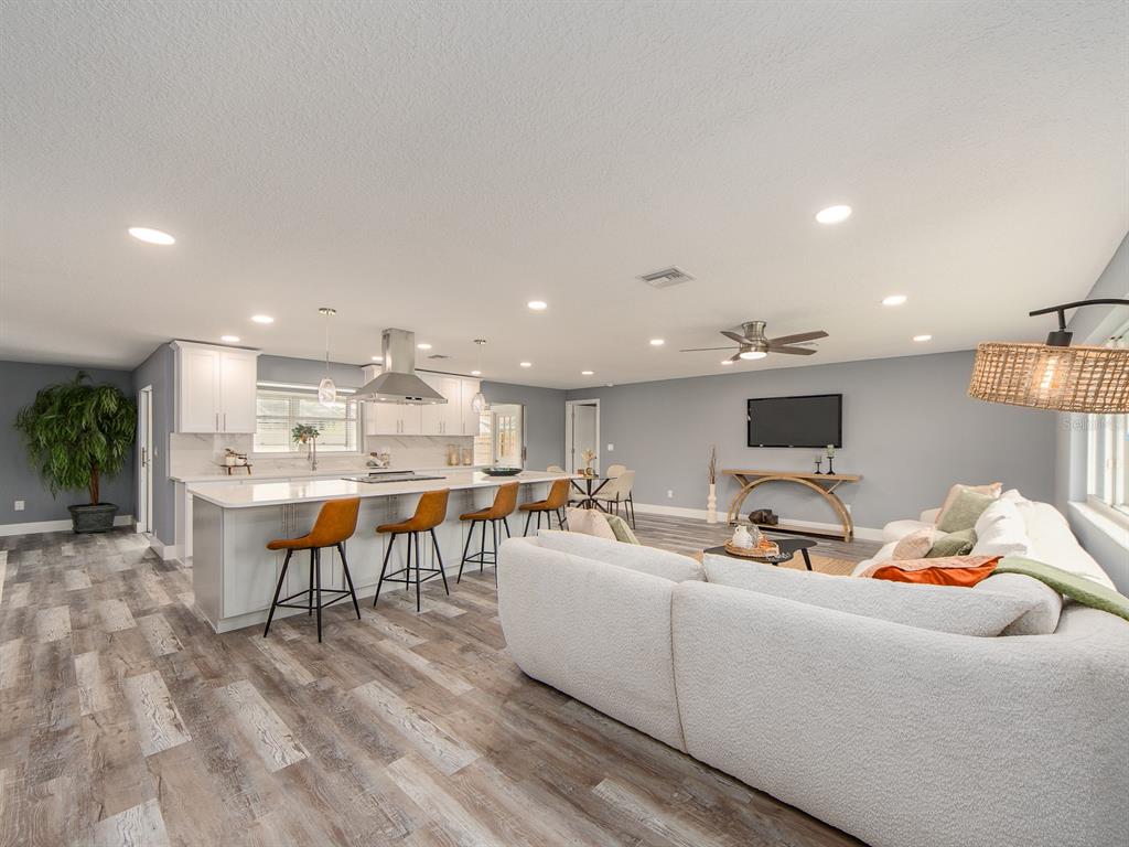 1825 YALE DRIVE, CLEARWATER, FL — photo 4 of 30