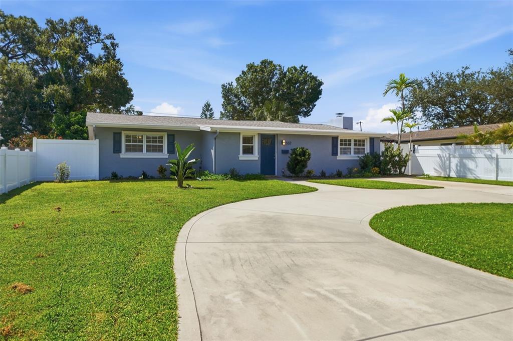 532 43RD AVENUE NE, ST PETERSBURG, FL — photo 2 of 41