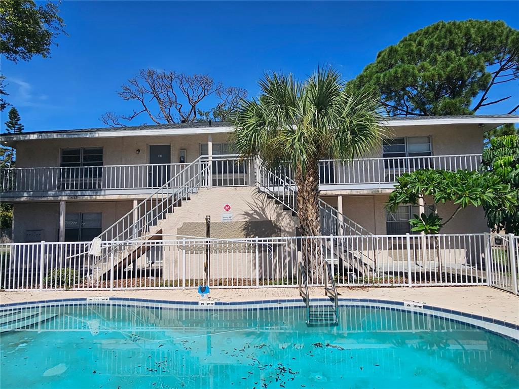 209 NW JEFFERSON CIRCLE N UNIT 13