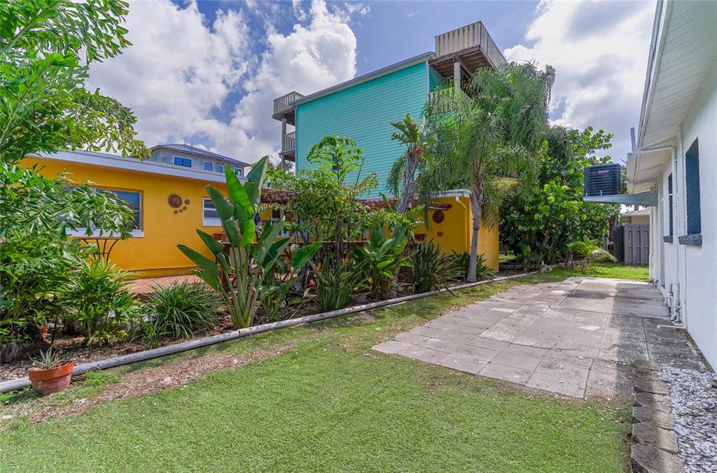 630 180TH AVENUE E, REDINGTON SHORES, FL — photo 4 of 22
