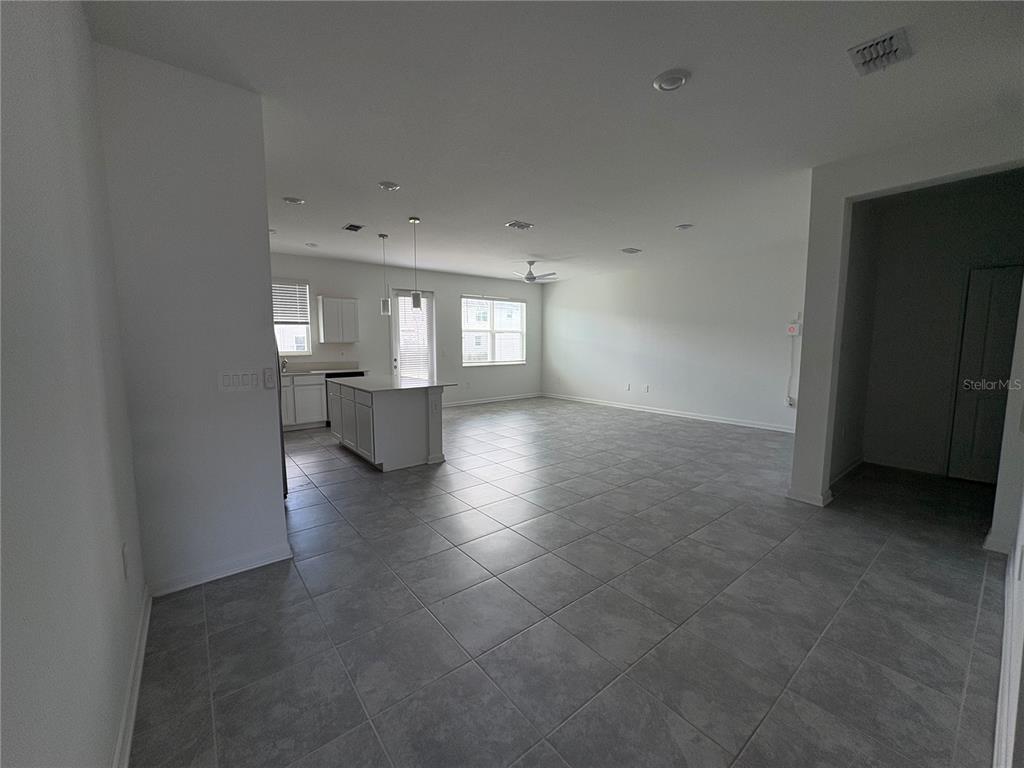 281 BOGEY DRIVE, DAVENPORT, FL — photo 3 of 21