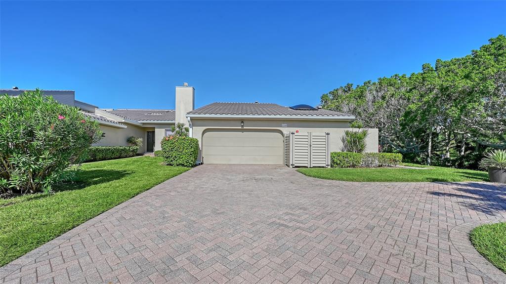 2245 HARBOURSIDE DRIVE UNIT 101, LONGBOAT KEY, FL — photo 3 of 63