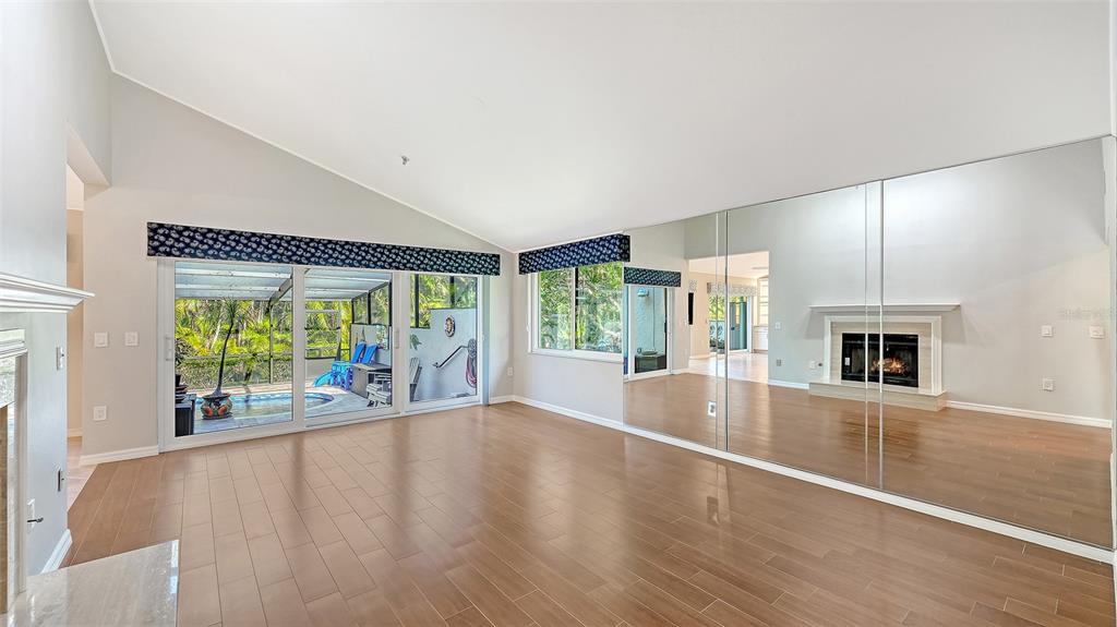 2245 HARBOURSIDE DRIVE UNIT 101, LONGBOAT KEY, FL — photo 5 of 63