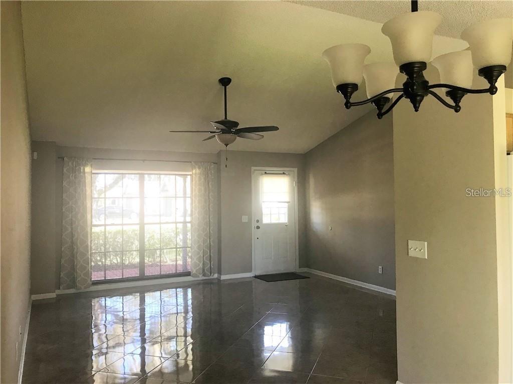1001 JOHNSON LOOP, PLANT CITY, FL — photo 4 of 26