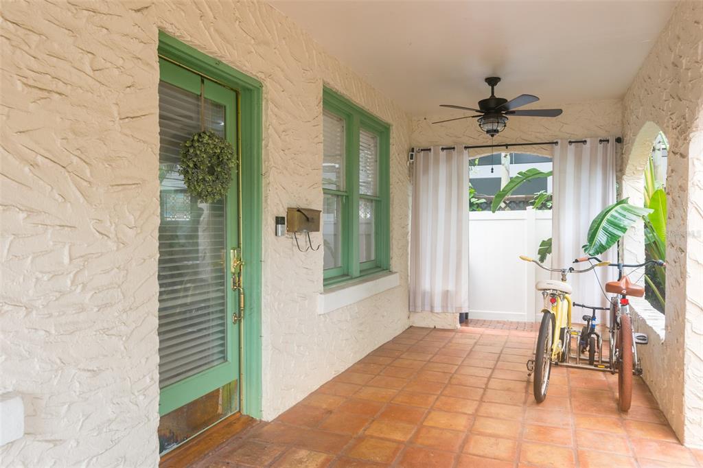 2912 W NEPTUNE STREET, TAMPA, FL — photo 2 of 28