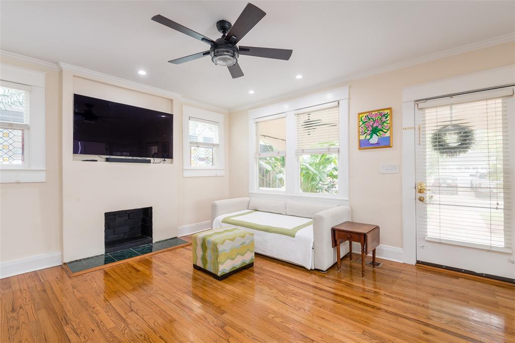 2912 W NEPTUNE STREET, TAMPA, FL — photo 3 of 28