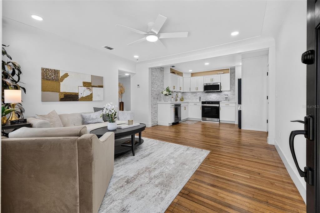 9025 1ST STREET NE, ST PETERSBURG, FL — photo 4 of 32