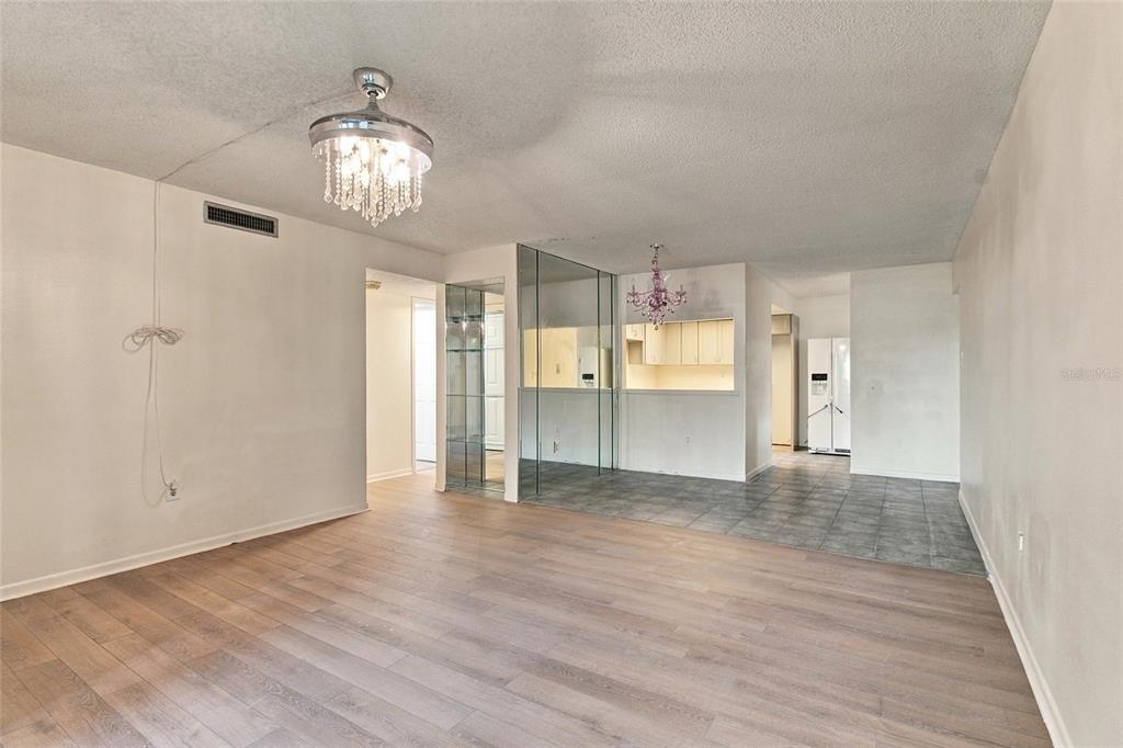 2650 COUNTRYSIDE BOULEVARD UNIT B105, CLEARWATER, FL — photo 5 of 21
