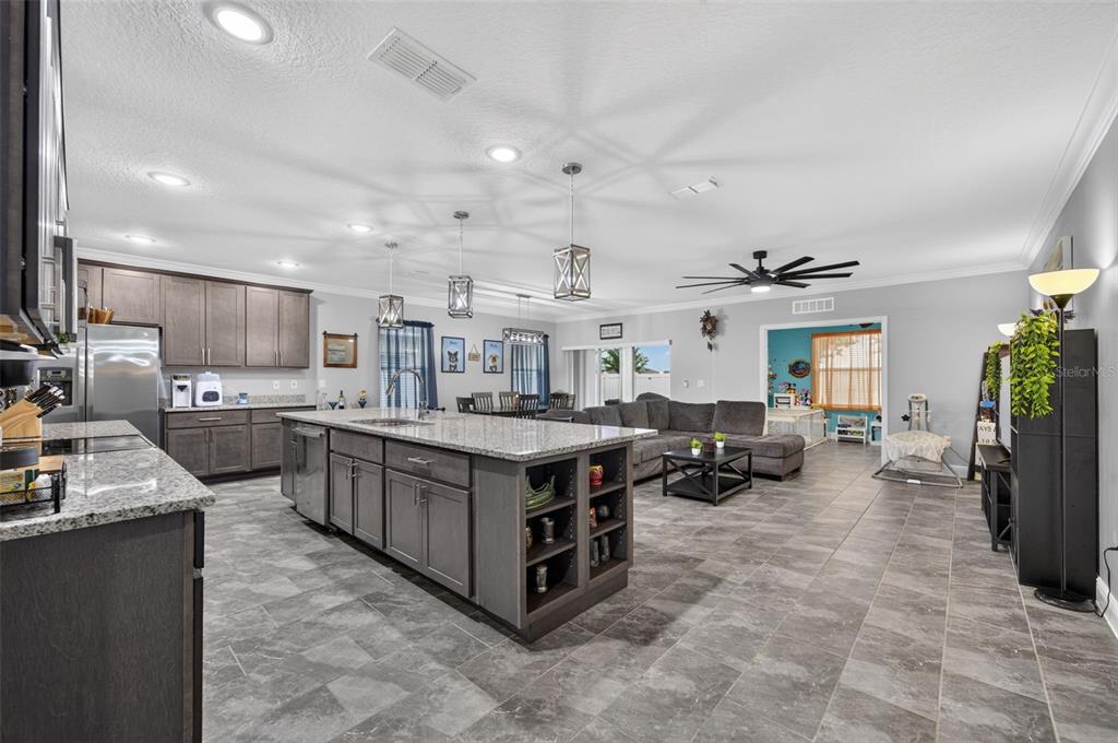 414 TAFT DRIVE, DAVENPORT, FL — photo 3 of 19