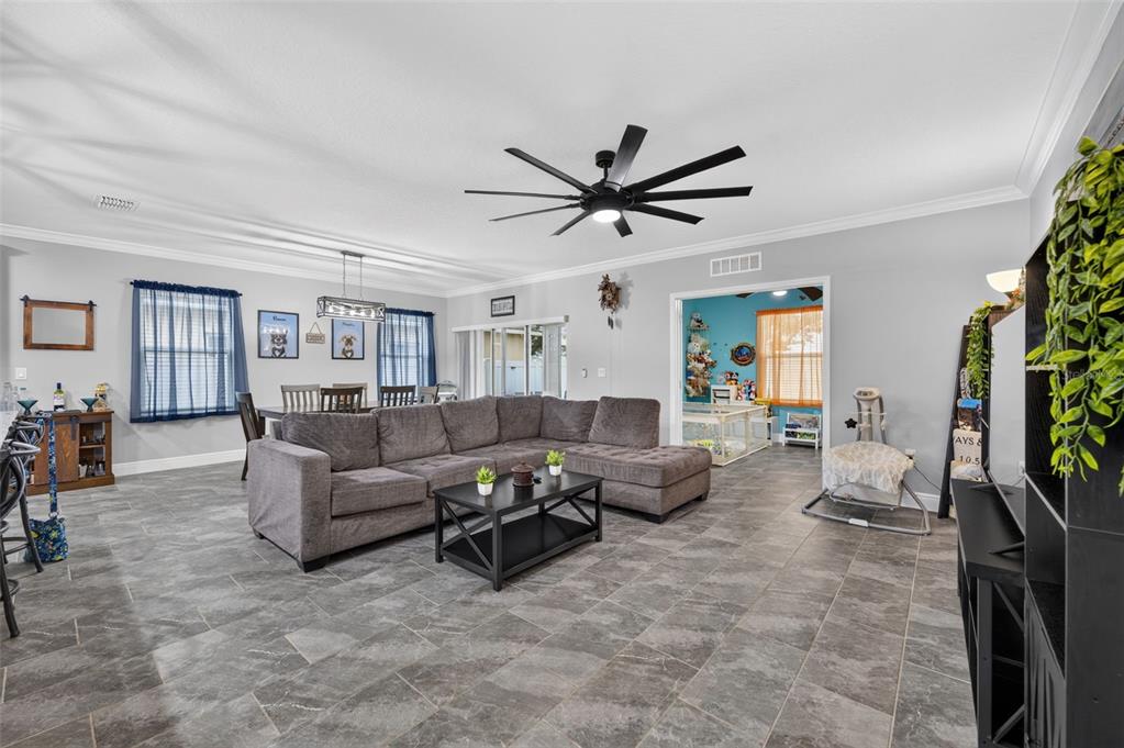 414 TAFT DRIVE, DAVENPORT, FL — photo 4 of 19