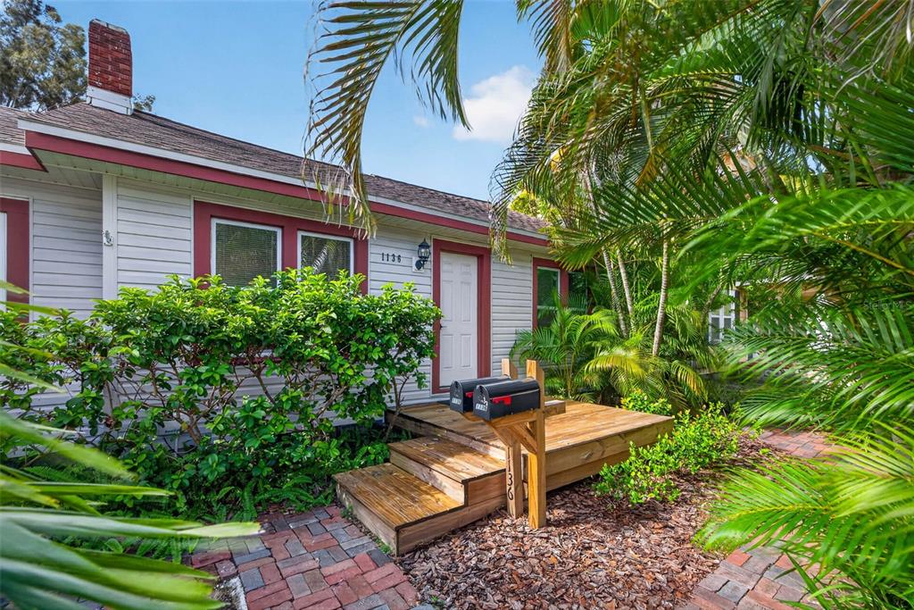 1136 22ND AVENUE N, ST PETERSBURG, FL — photo 2 of 44