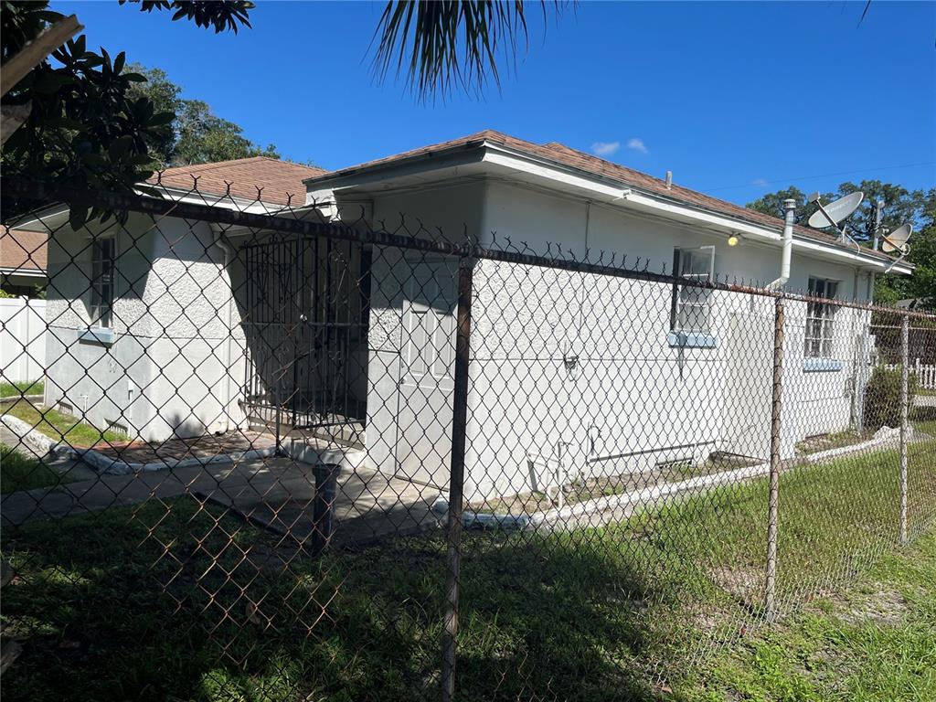 1227 E 24TH AVENUE, TAMPA, FL — photo 3 of 9