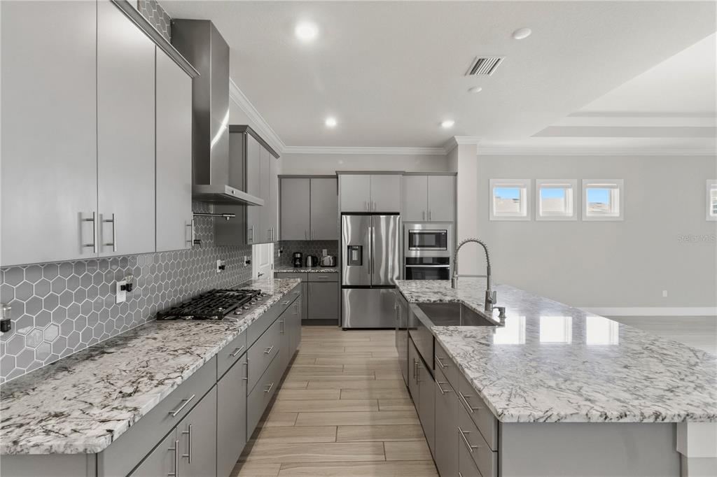 10770 TORCHWOOD SEA WAY, SAN ANTONIO, FL — photo 5 of 30