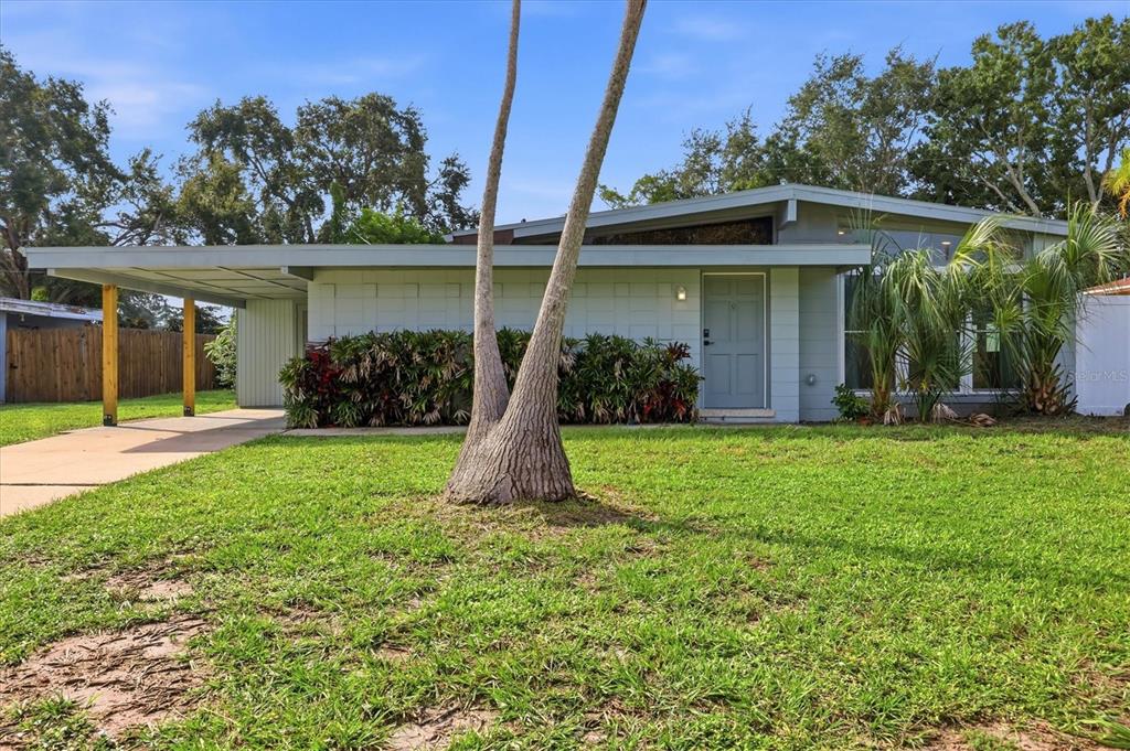 2320 COLGATE AVENUE, BRADENTON, FL — photo 2 of 30