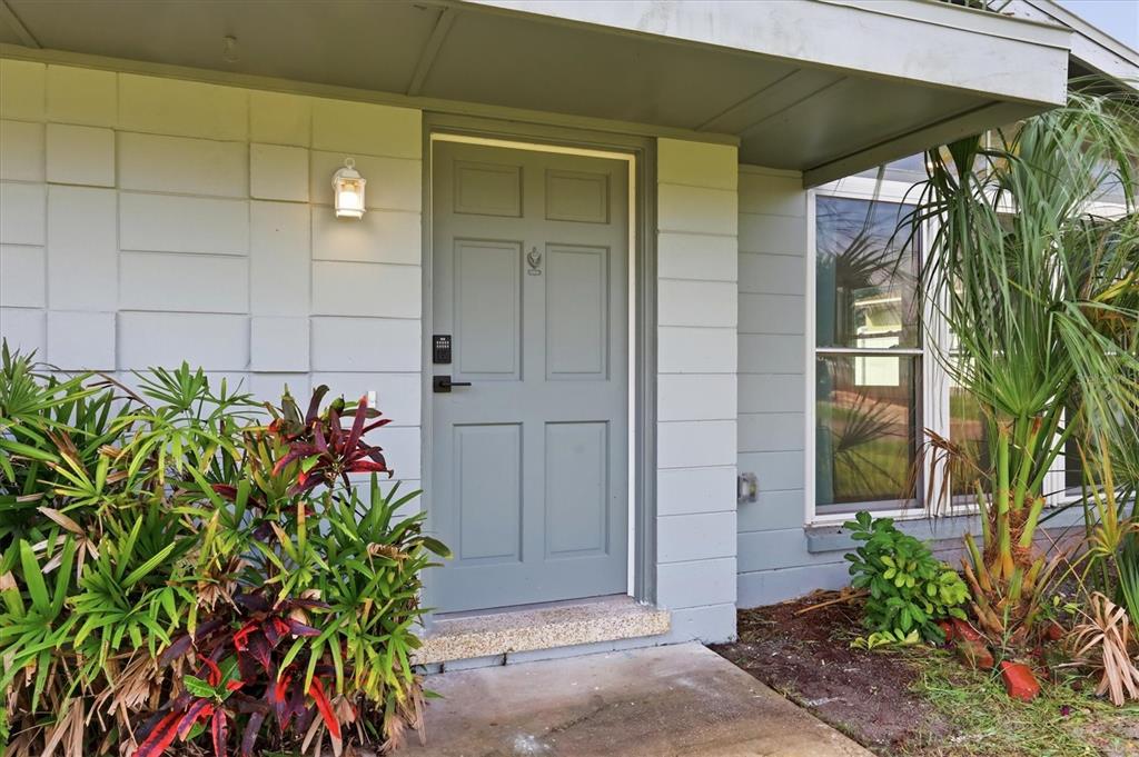 2320 COLGATE AVENUE, BRADENTON, FL — photo 4 of 30