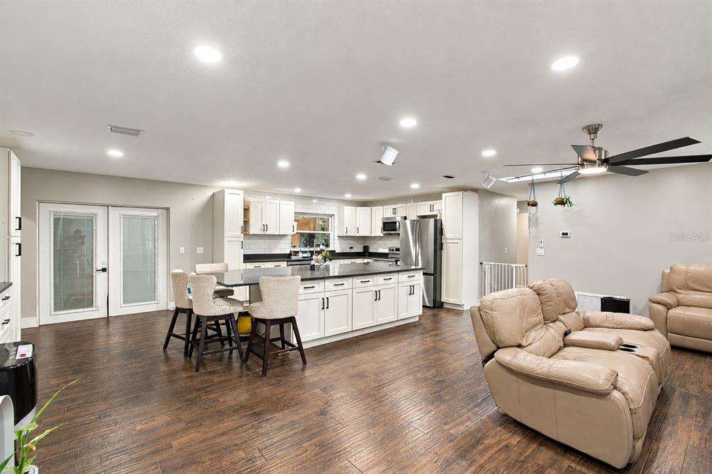 2210 EDGAR COURT, OVIEDO, FL — photo 3 of 28