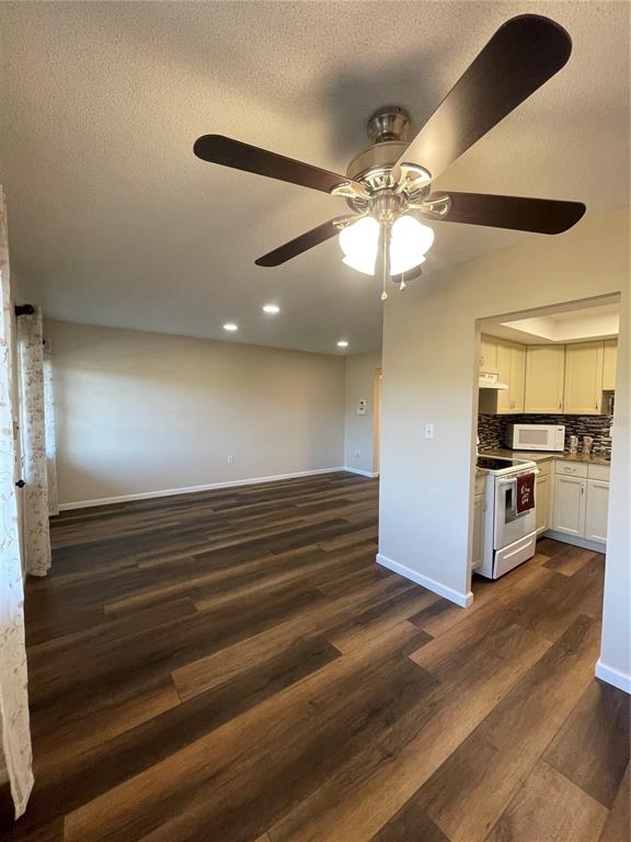 8101 11TH STREET N UNIT 217, ST PETERSBURG, FL — photo 3 of 21