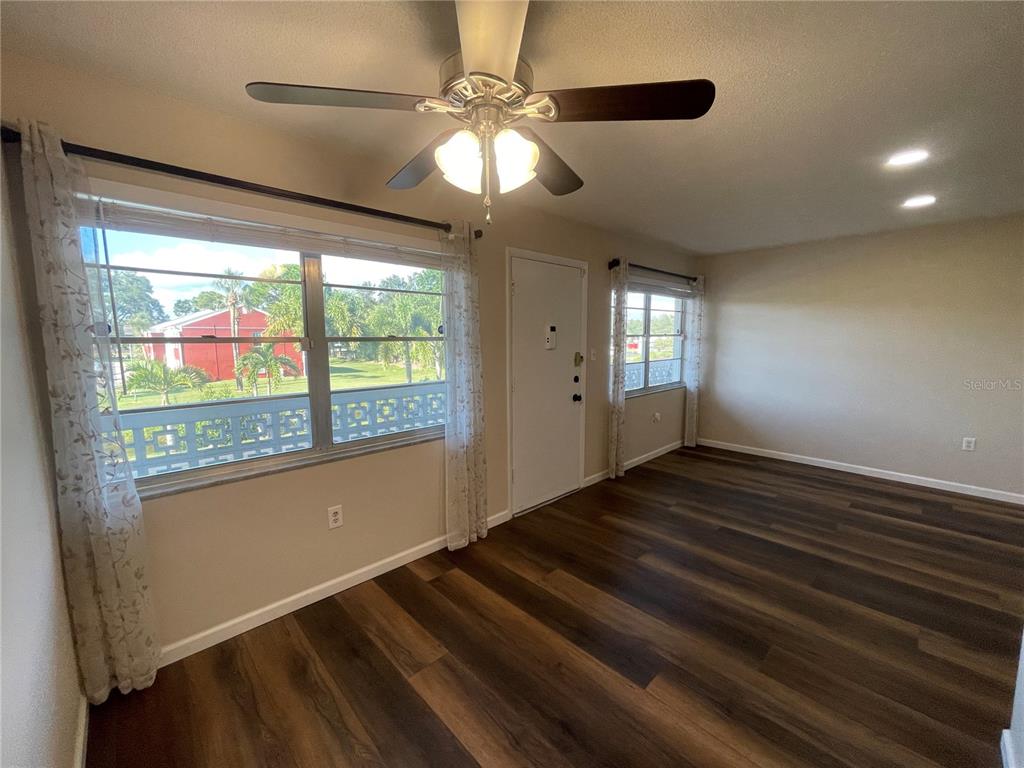 8101 11TH STREET N UNIT 217, ST PETERSBURG, FL — photo 4 of 21