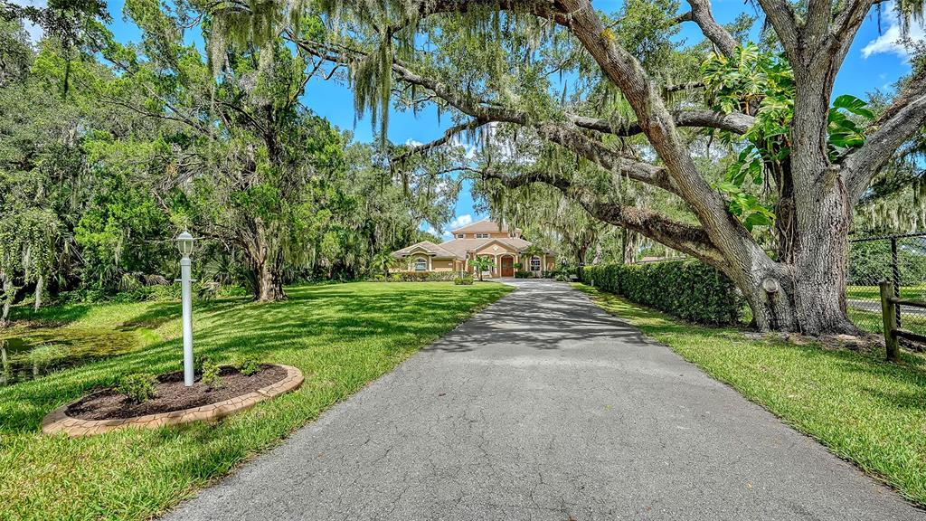 8424 COASH ROAD, SARASOTA, FL — photo 5 of 30
