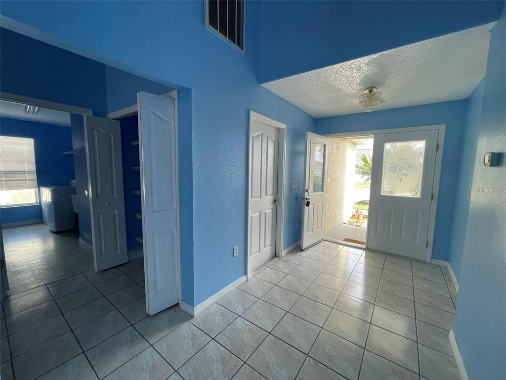 10127 BARNETT LOOP, PORT RICHEY, FL — photo 4 of 30