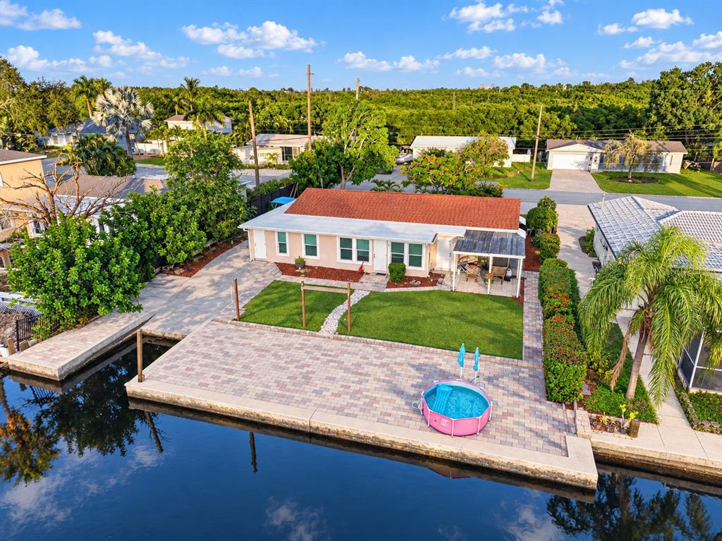 9398 SUN ISLE DRIVE NE, ST PETERSBURG, FL — photo 3 of 30