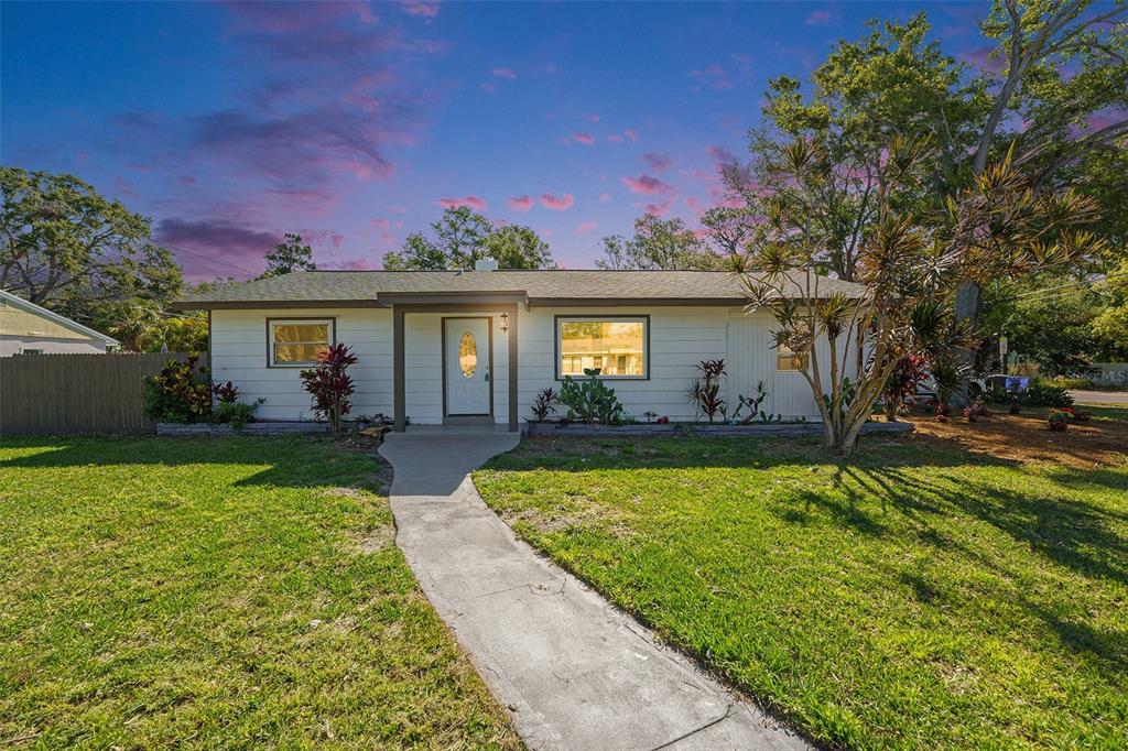 1601 PALOMA LN