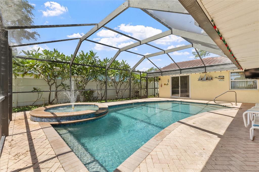 6232 43RD AVENUE N, KENNETH CITY, FL — photo 3 of 30