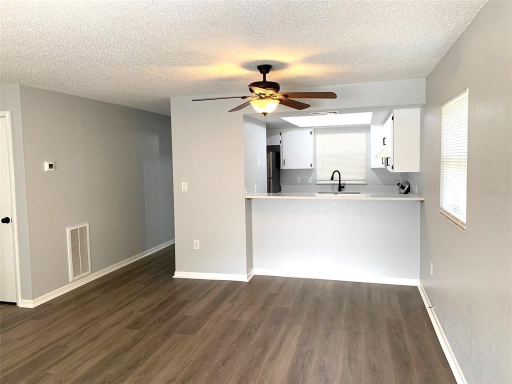 5647 59TH WAY N, ST PETERSBURG, FL — photo 5 of 23