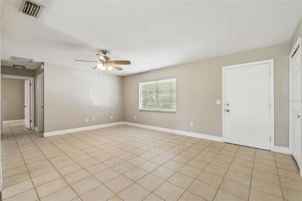241 LOCH LOW DRIVE, SANFORD, FL — photo 4 of 20