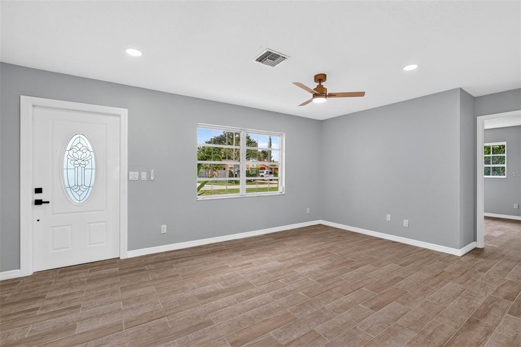 1072 OLYMPIA ROAD, VENICE, FL — photo 3 of 21