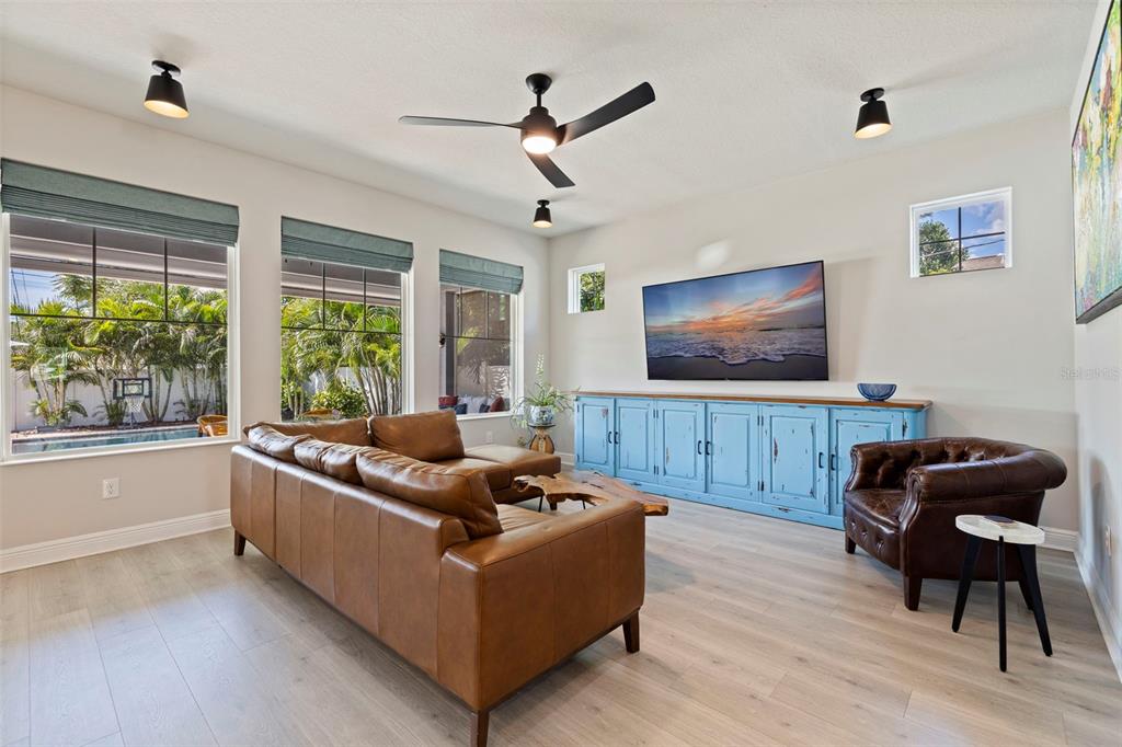 4626 10TH AVENUE N, ST PETERSBURG, FL — photo 4 of 30