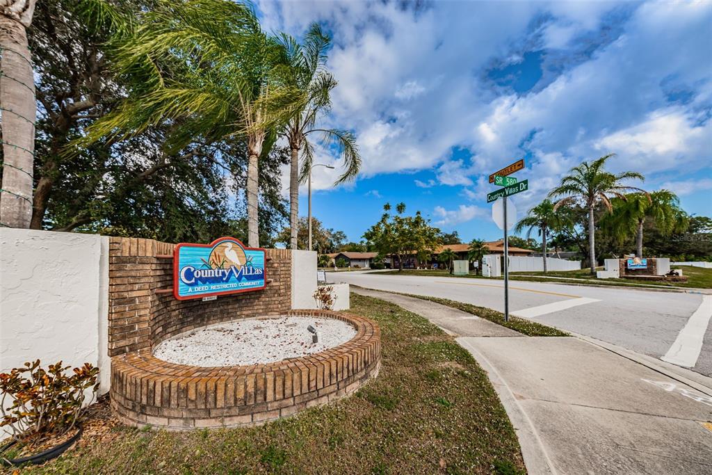 203 HILLCREST DRIVE, SAFETY HARBOR, FL — photo 5 of 30