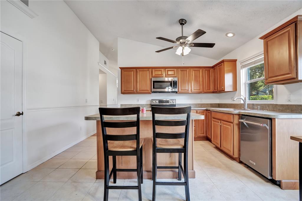 640 LANCE COURT, OVIEDO, FL — photo 4 of 30