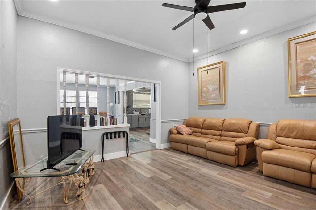 3001 W CHESTNUT STREET, TAMPA, FL — photo 4 of 25