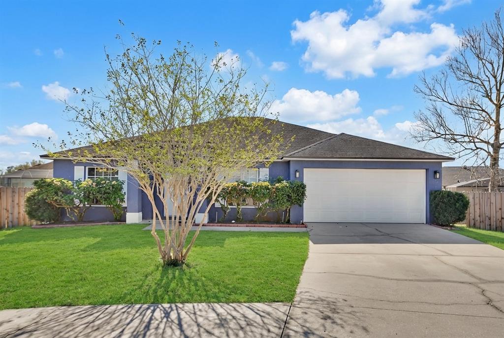 828 WHITE BIRCH COURT