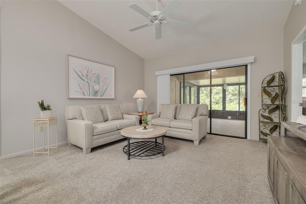 3185 CHARTER CLUB DRIVE UNIT B, TARPON SPRINGS, FL — photo 4 of 20