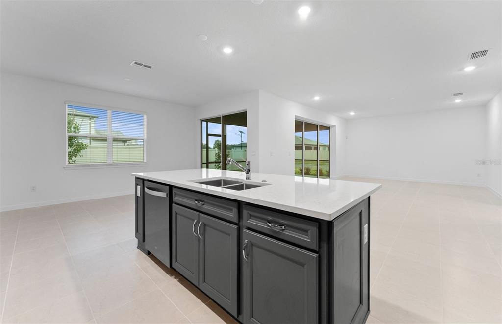 37231 CLINCH CIRCLE, ZEPHYRHILLS, FL — photo 5 of 35