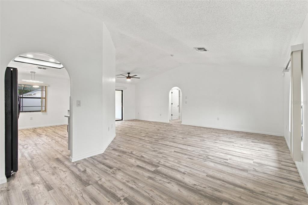 8075 SHALOM DRIVE, SPRING HILL, FL — photo 5 of 30