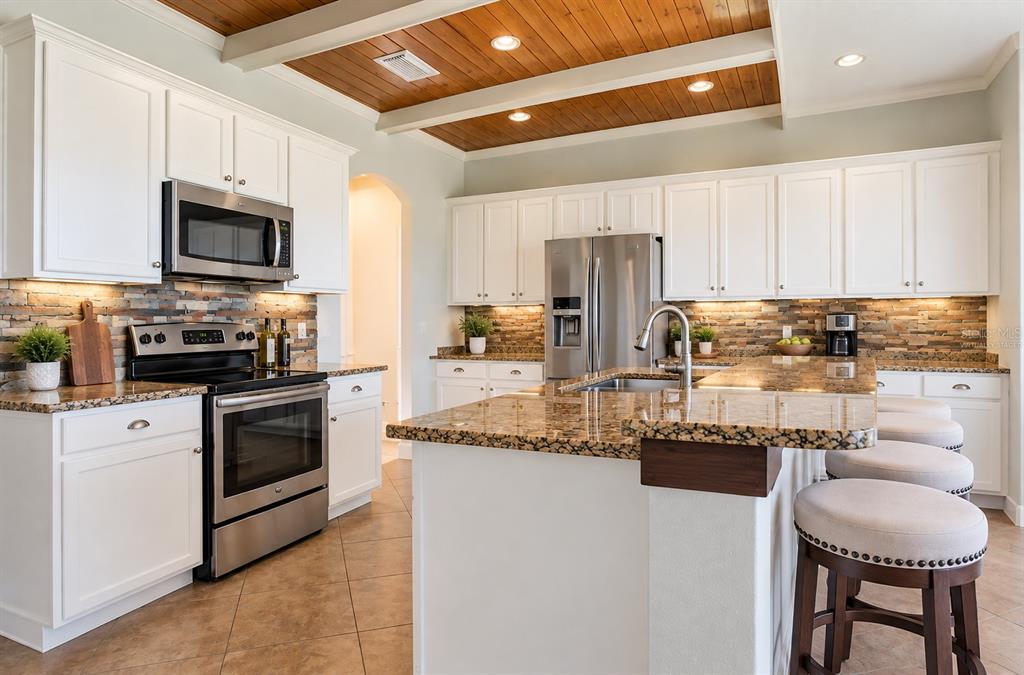 6914 QUIET CREEK DRIVE, BRADENTON, FL — photo 4 of 30