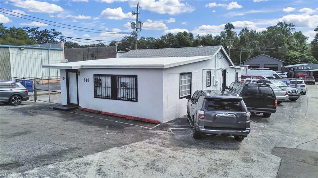 1814 S PARSONS AVENUE, SEFFNER, FL — photo 2 of 38