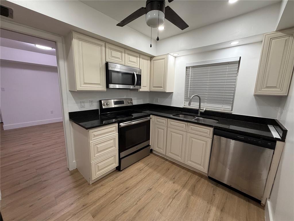 2225 HOLDEN AVENUE UNIT 210, ORLANDO, FL — photo 4 of 54