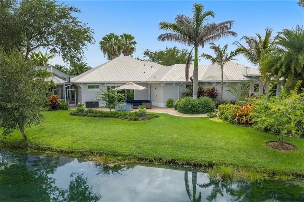 1090 QUAIL COURT SW, VERO BEACH, FL — photo 2 of 30