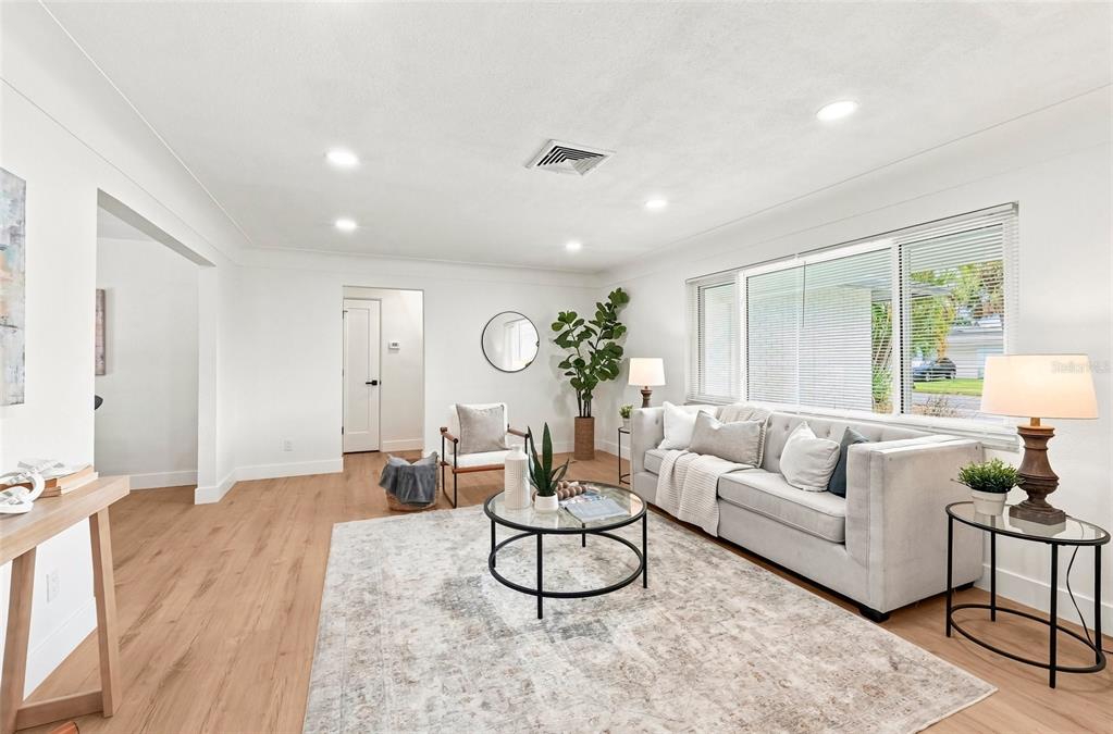 6743 16TH AVENUE N, ST PETERSBURG, FL — photo 5 of 44