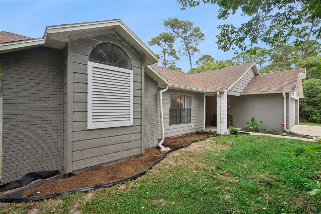 2590 HAULOVER BOULEVARD, DELTONA, FL — photo 2 of 36