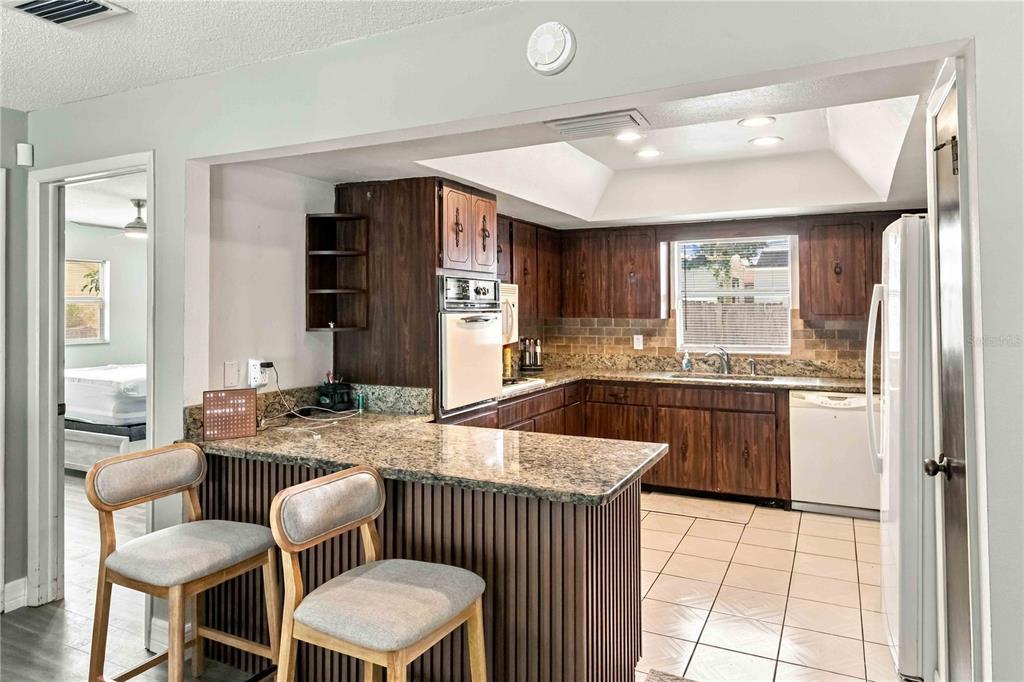 816 KNIGHT STREET, SEFFNER, FL — photo 4 of 30