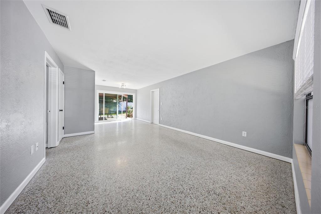111 E LAUREN COURT, FERN PARK, FL — photo 3 of 30