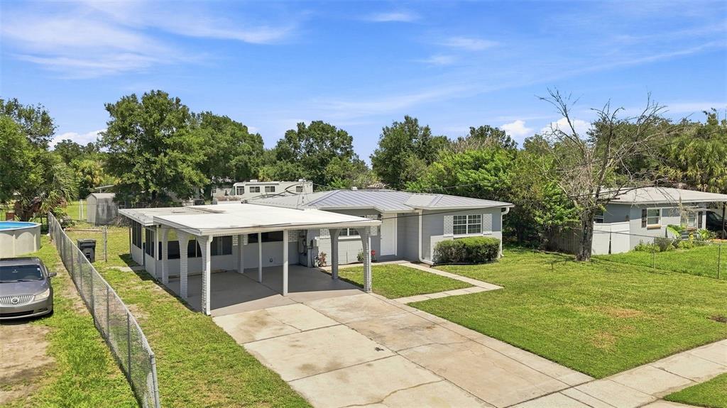 8326 ENDIVE AVENUE, TAMPA, FL — photo 5 of 30