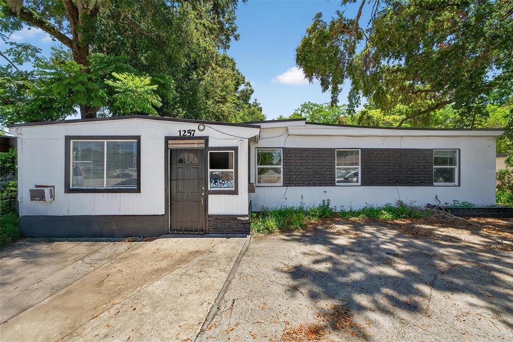 1257 N PINE HILLS ROAD